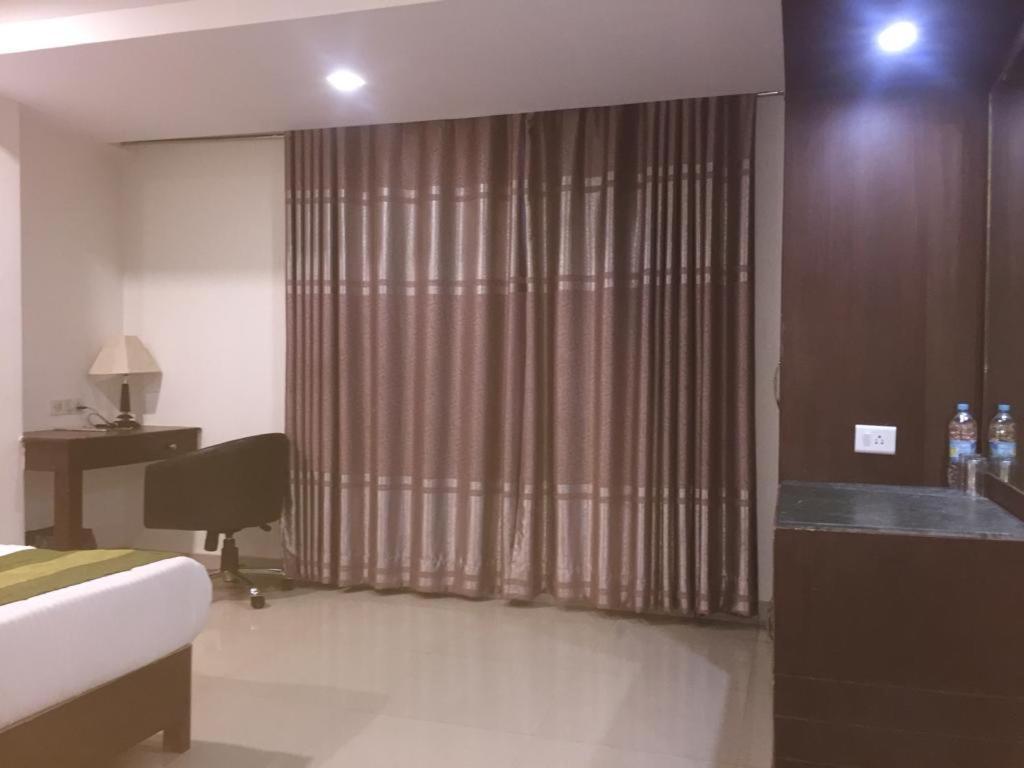 Hotel Patliputra Nirvana Patna  Exteriör bild