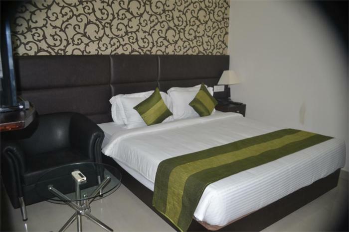 Hotel Patliputra Nirvana Patna  Exteriör bild